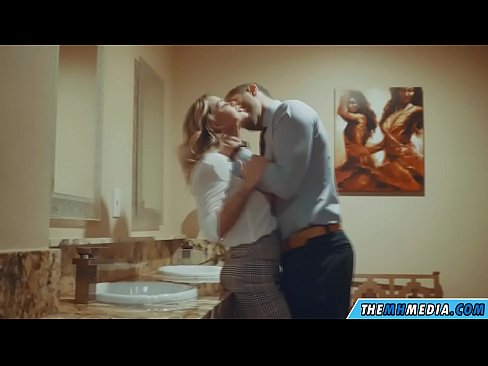 ❤️ Quando una bionda formosa ti seduce in un bagno pubblico ❌ Fottutaal it.comicsporn.ru ❌️❤